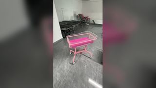 핑크색 아기 카트